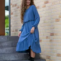 Жіноча сукня-міді з рюшами блакитна